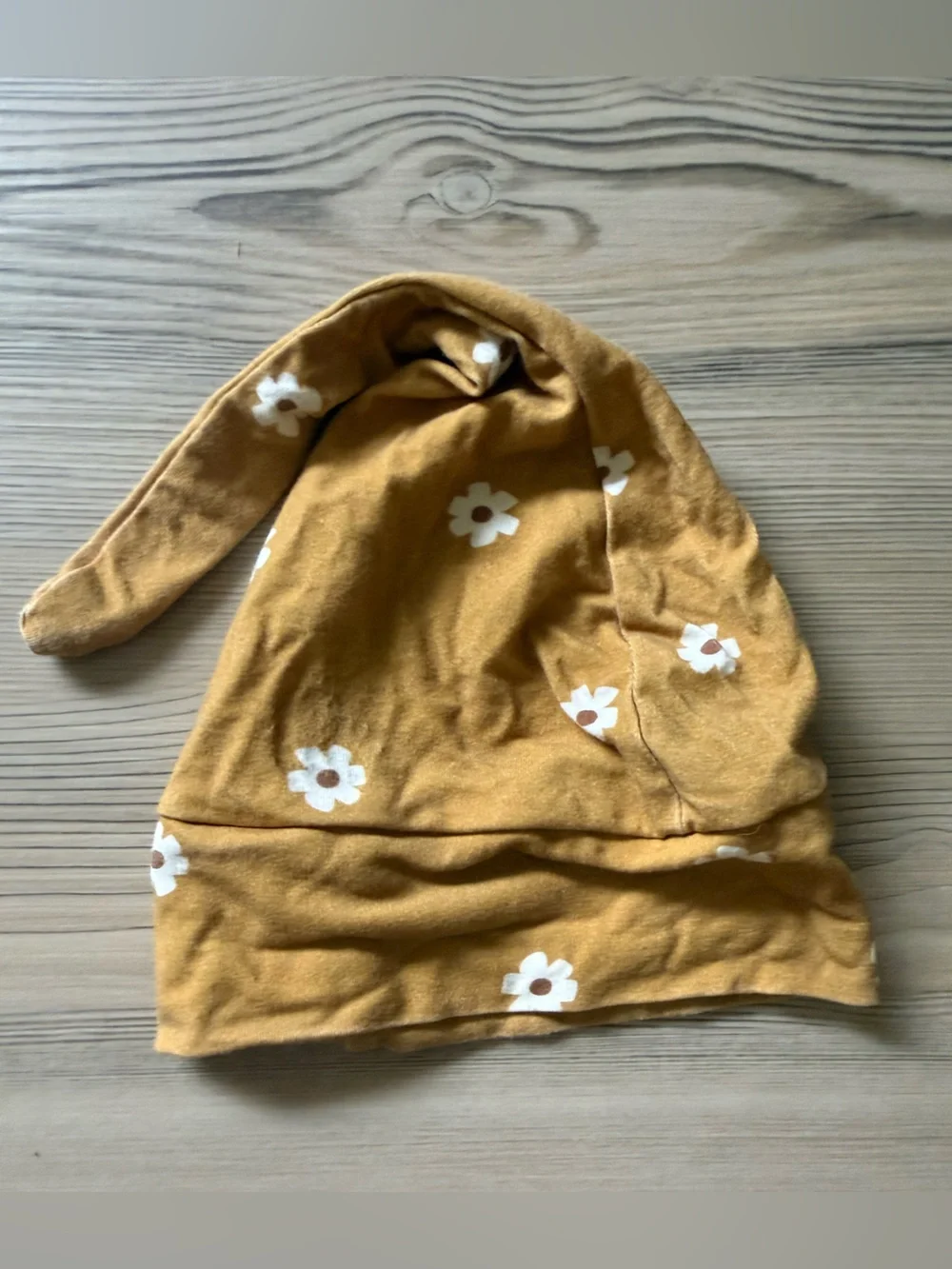 Mustard Daisy Knotted Gown & Hat - Newborn Sleep Set